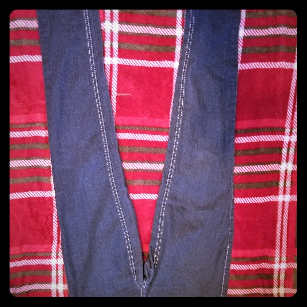 2 be with you Jean company